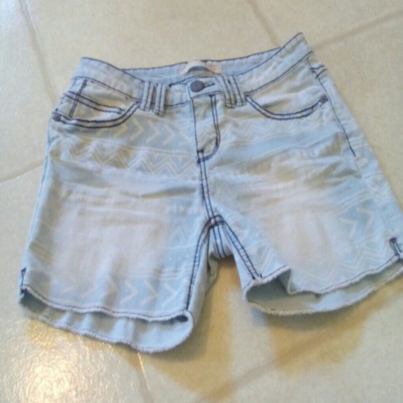 Patterned jean shorts - Picture 1 of 1