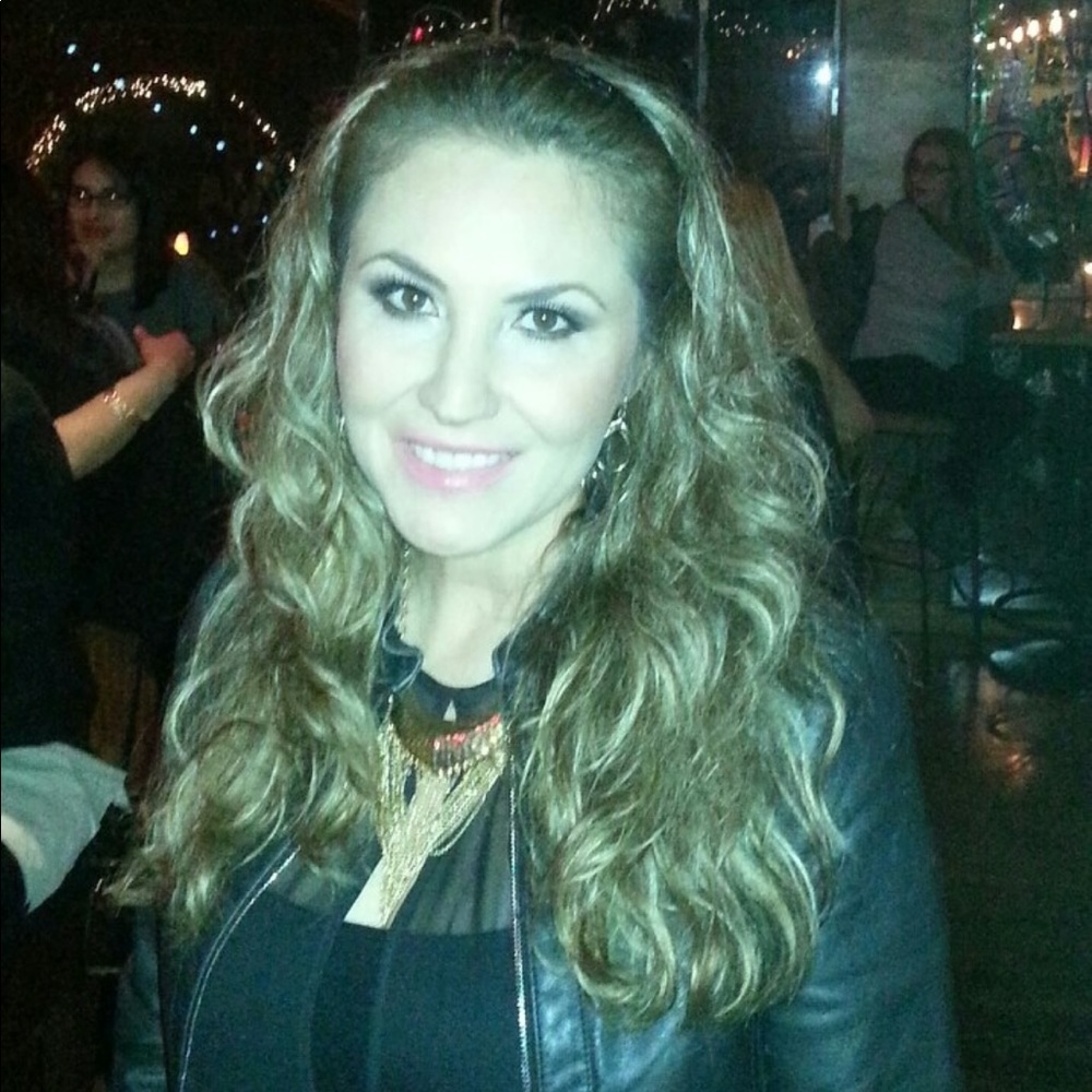 Meet your Posher, Selene