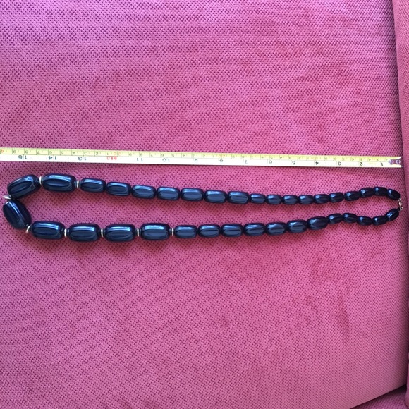 Vintage black beaded necklace - Picture 2 of 4