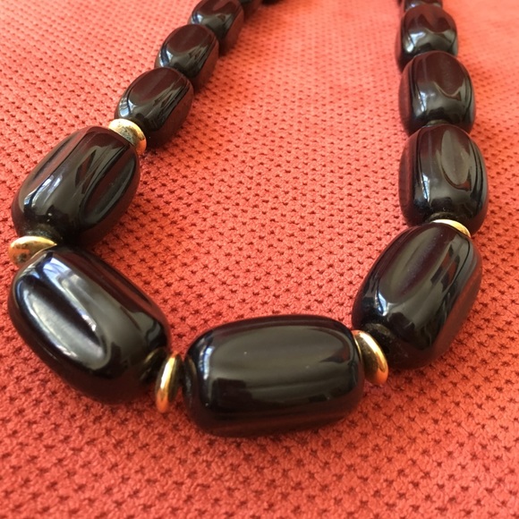 Vintage black beaded necklace - Picture 3 of 4