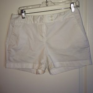 Vineyard vines white shorts