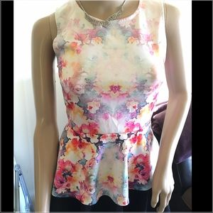 HP💕 BEST IN TOPS Peplum watercolor floral top