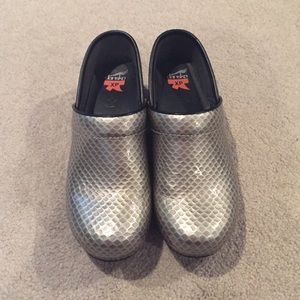 Brand new Dansko clogs