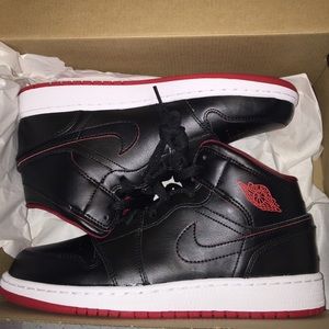 Air Jordan Retro 1s Size 7 $100