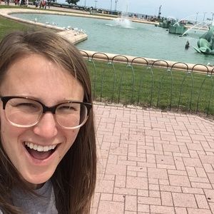 Meet your Posher, Elizabeth