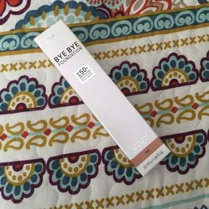 IT Cosmetics Bye Bye Foundation