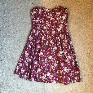 Rue 21 maroon floral print strapless dress