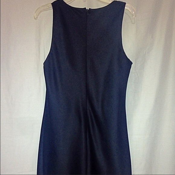 Dress - Picture 4 of 4