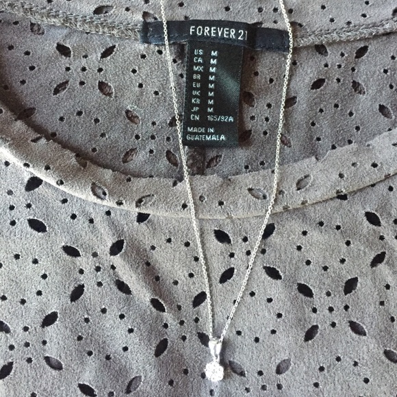 Open blouse - Picture 3 of 3