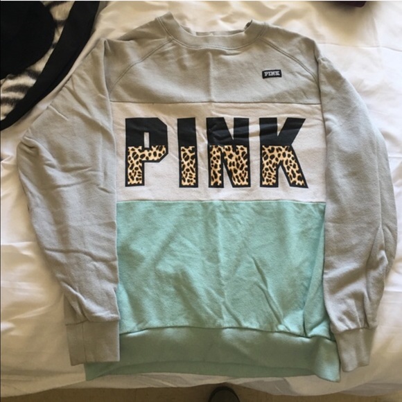 Vs pink color block crew