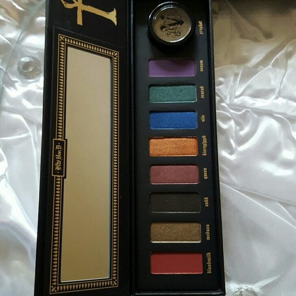 Kat Von D "Serpentina" palette.