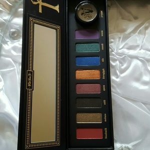 Kat Von D "Serpentina" palette.