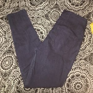High waisted vintage looking jeans !