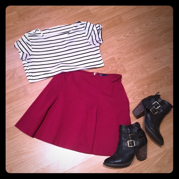 🌷Gap🌷Ponte Pleated Skirt in Very Berry🌷Sz S🌷