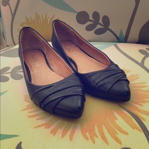 Aldo Hermence black flats