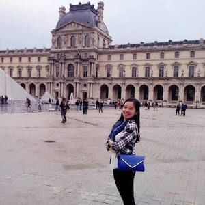 Meet your Posher, Laura