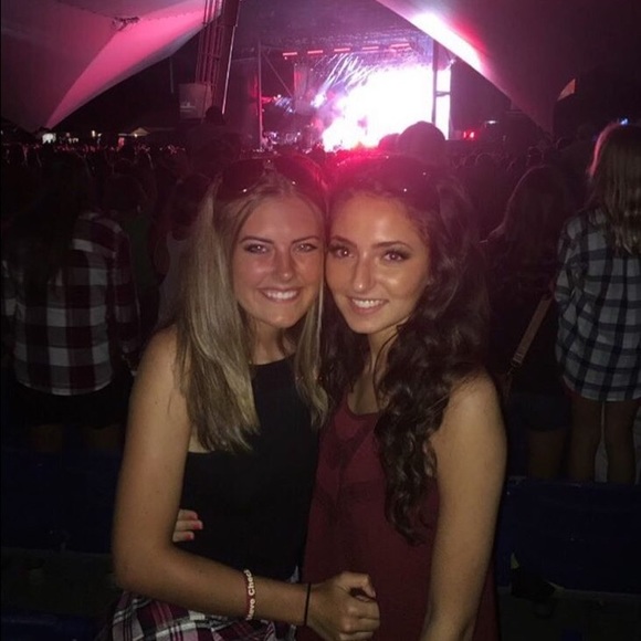 Meet your Posher, Rachel - Picture 1 of 1