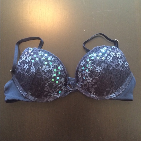 Gilly Hicks Bra