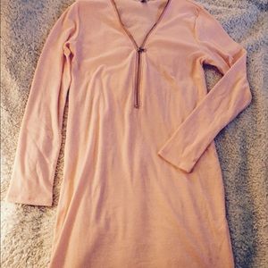 Ribbed light pink fitted dress w/gold zipper