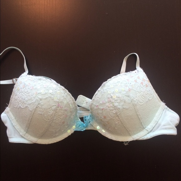 Gilly Hicks Bra