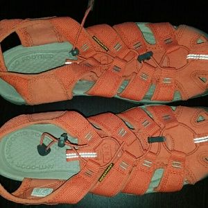 Keen CNX Waterproof Shoes Coral
