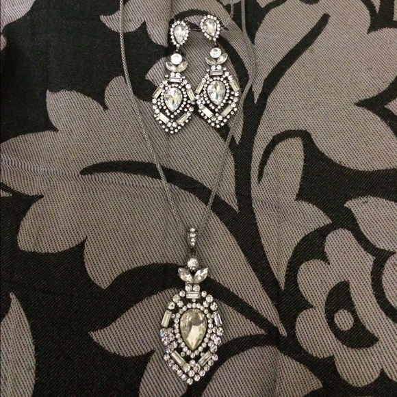 Vintage swarvaski crystal necklace & earrings