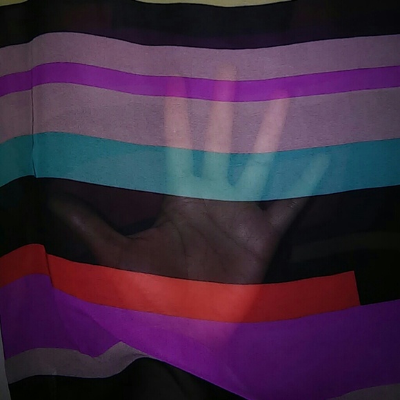 Multi-color pattern sheer blouse. - Picture 2 of 4