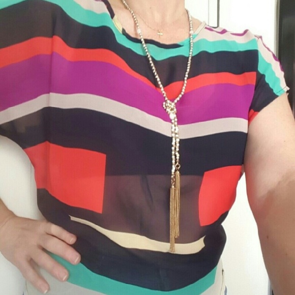 Multi-color pattern sheer blouse. - Picture 3 of 4