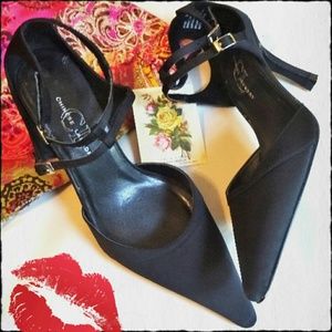 Chinese Laundry Pumps