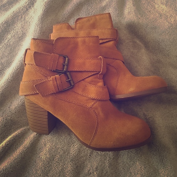 Mossimo boots