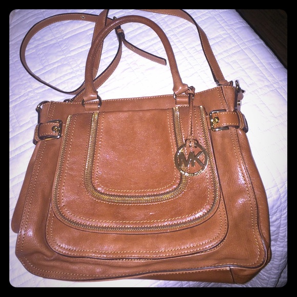 New. Michael Kors Hamilton cross body