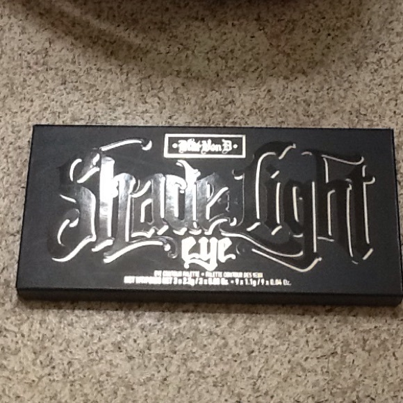 Kat Von d shade and light eyeshadow palette