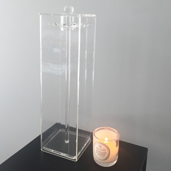 Acrylic necklace holder/stand