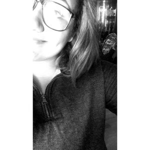 Meet your Posher, Destinee