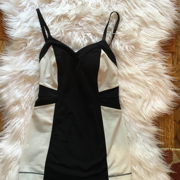 SOLD Lululemon  black & white tank sz 2