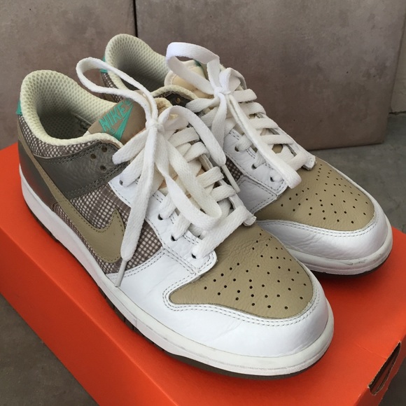 Womens Nike Dunk Low - sz 7.5