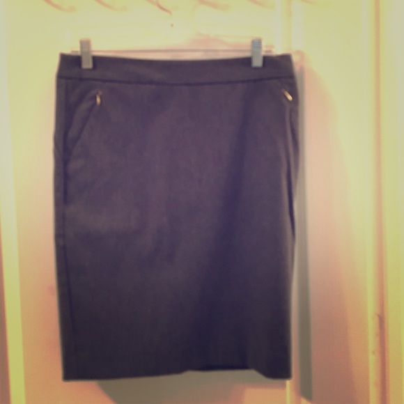 Gray pencil skirt