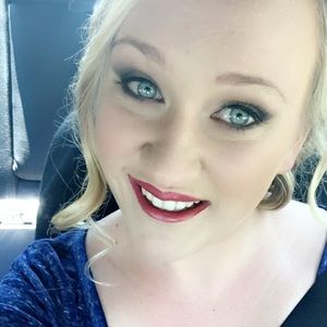 Meet your Posher, Tia