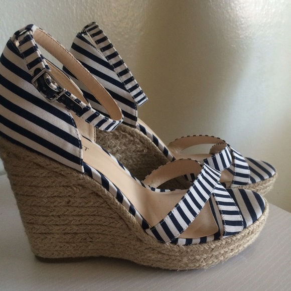 Nine West wedges - Picture 2 of 3