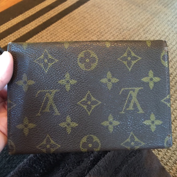 100% Authentic LV wallet - Picture 4 of 4
