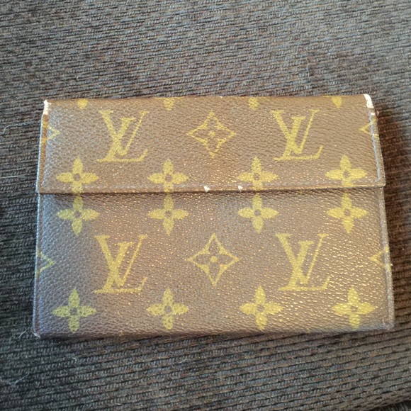 100% Authentic LV wallet - Picture 1 of 4