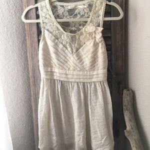 Lace sweetheart tunic top