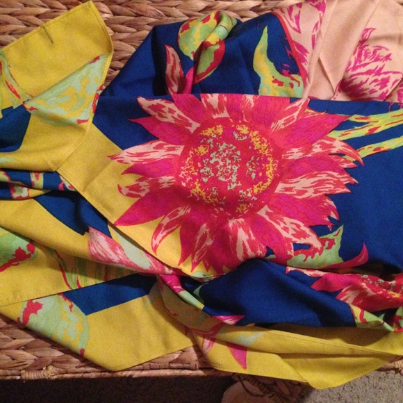 Large Square Bright Colors Scarf - Picture 4 of 4