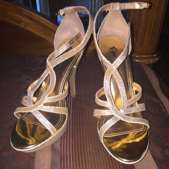 Fioni Night Gold Glitter Sandals Sz 11 - Picture 4 of 5