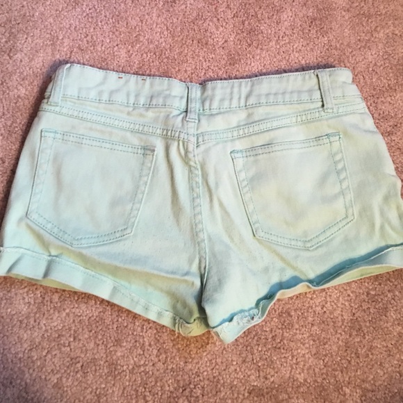 Sea foam green shorts - Picture 2 of 3