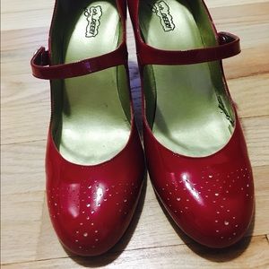 Oh Deer! Red Mary Jane Heels Sz 11