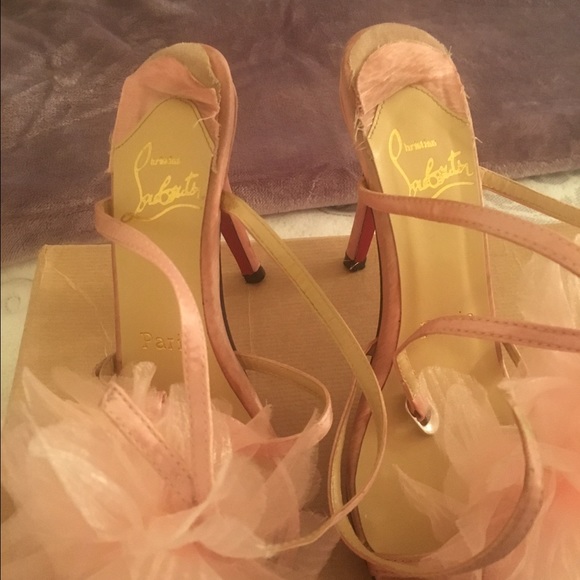 Shoes - Picture 3 of 4
