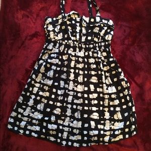 Black and white sleeveless dress