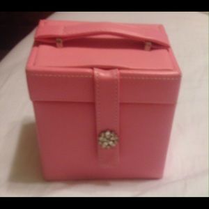 Jewelry carrier