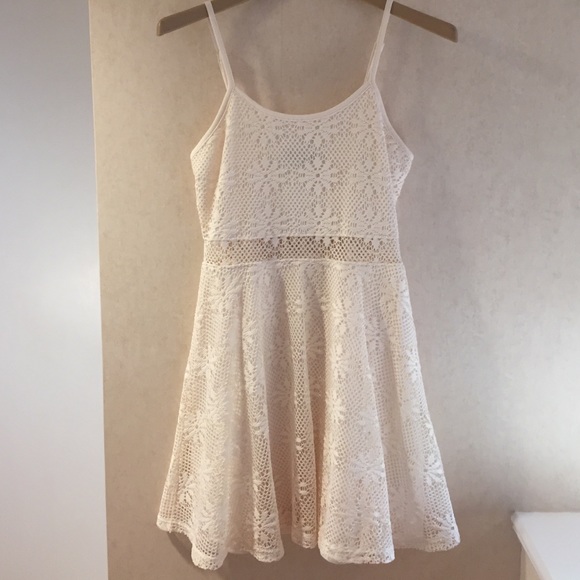 Cream floral lace sundress🌼